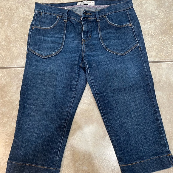 Old navy Jean capris - Picture 1 of 3